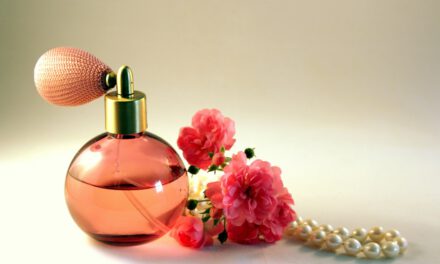 Perfume íntimo pra que? – Entrevista com Mônica Lopes